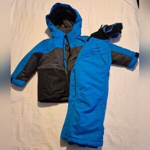 A Q boys size 3T 2 piece snow suit, jacket with bib pants, blue & black, VGUC